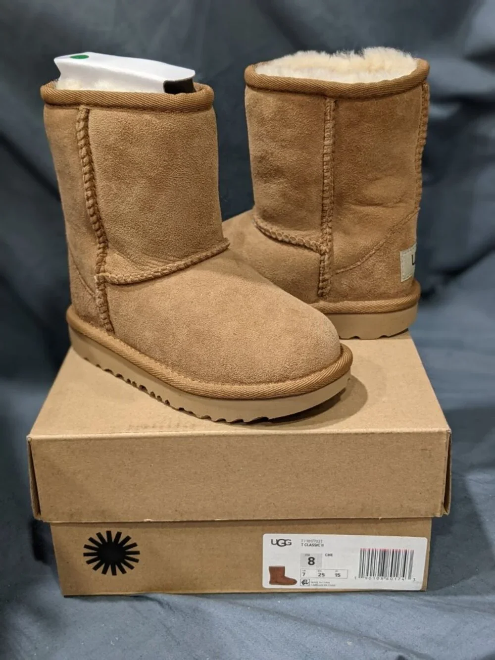 UGG Australia Toddlers Classic II Boots Pull-On Tan Size 8 NEW IN BOX!